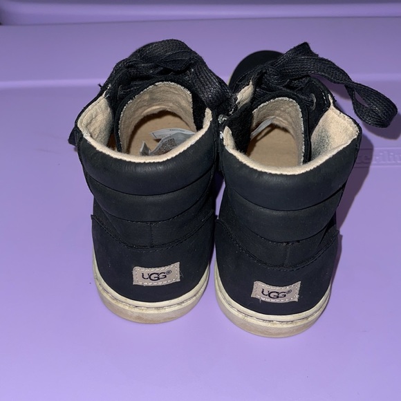 UGG Women’s Black Leather Gradie Trainer Sneakers - Picture 4 of 10